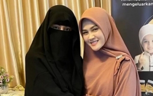 Usai Curi Hati Ibu Tiri Alvin Faiz, Henny Rahman Tampil Cantik Bercadar Bak Bidadari Surga