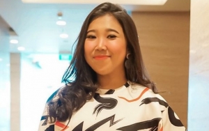 7 Potret Kiky Saputri, Badass Ngeroasting Hingga Jadi Pasangan Romantis