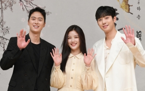 Kim Yoo Jung Alami Pertemuan Kontras Dengan Ahn Hyo Seop dan Gong Myung di 'Red Sky'