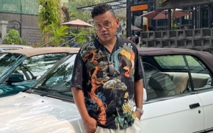 Uya Kuya 'Bungkam' Nyinyiran Netizen Usai Unggah Foto Koleksi Mobil Klasik Disebut Tak Berfaedah