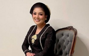Wajah Diduga Pacar Nindy Ayunda Saat Kondangan Viral, Haters Ledek Kebanting dengan Askara?