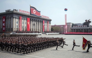  Korea Utara Adakan Parade Militer Tengah Malam Peringati Hari Jadi Ke-73