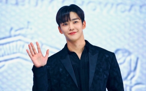 Perankan Guru, Tim Produksi Bongkar Perilaku Rowoon SF9 di Lokasi 'The King's Affection'