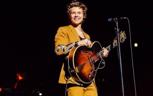 Harry Styles Dikritik Usai 'Ludahi' Penonton Saat Konser di Tengah Pandemi Covid-19