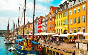 Denmark Jadi Satu-satunya Negara Eropa Tanpa Pembatasan COVID-19, Sertifikat Vaksin Tak Lagi Perlu