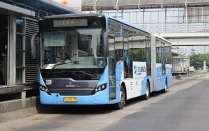 DKI Jakarta Uji Coba Penumpang Bus Listrik Blok M-Balai Kota, Tak Dikenakan Biaya