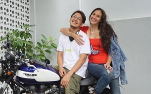 7 Potret Couple Goals Nadine Chandrawinata Dan Dimas Anggara Yang Menanti Anak Pertama