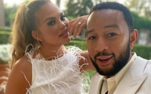John Legend dan Chrissy Teigen Malah Nangis Di Hari Pertama Kedua Anaknya Masuk Sekolah, Kenapa?