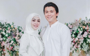 Gaya Super Cetar Syahrini Saat Aktivitas Indoor Kena Nyinyir, Reino Barack Tertekan?