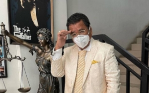Hotman Paris Dapat Pesan Gombal dari Cewek Bule Cantik: Percaya Dia Jujur?