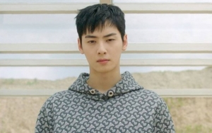 Cha Eunwoo ASTRO Sengaja Tampil Kalem Usai 'After Midnight' Menangkan Penghargaan