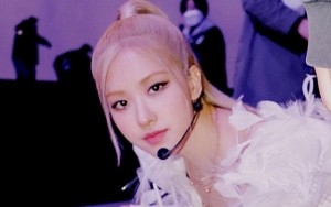Rose BLACKPINK Kedapatan Syuting di Washington Square, Begini Penampilan Manisnya