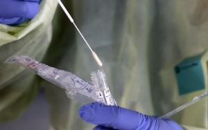 Singapura Distribusikan Alat Rapid Test Antigen Mandiri Lewat 100 Vending Machine