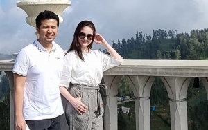 Jalani Pemotretan, Arumi Bachsin Puji Penampilan Sang Suami Makin Mirip Oppa-Oppa Korea
