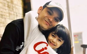 Fans Berat, Putri Cantik Ben Kasyafani Nangis Sesenggukan Perdana Ketemu Nirina Zubir