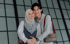 Bedaknya Tak Sengaja Disenggol Rey Mbayang Hingga Jatuh, Ekpresi Marah Dinda Hauw Bikin Gemas