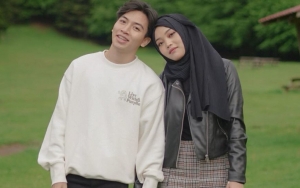 Pacaran Beda Agama, Putri Delina Tunjukkan Momen Kedekatannya dengan Calon Ibu Mertua