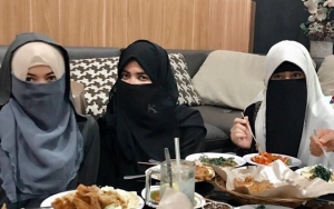 Isu Tak Dapat Warisan, Istri Ketiga Ustaz Arifin Ilham Pernah Dipuji Ibunda Alvin Faiz