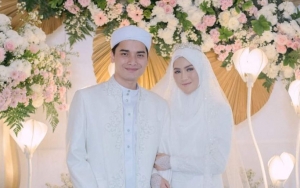 Makan Bareng Ulama, Henny Rahman Istri Ustaz Alvin Faiz Tampil Cantik Syar'i
