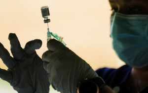 FDA Dukung Pemberian Booster Vaksin COVID-19 Kepada Lansia Dan Kelompok Risiko Tinggi