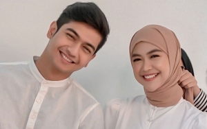 Fans Jeli Tangkap Momen Teuku Ryan Senyum Malu Puji Make Up Ria Ricis Bikin ‘Salting’ Massal
