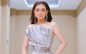 Infotainment Awards 2021: Celine Evangelista Nyanyikan 'Putus Atau Terus' dengan Mata Berkaca-kaca