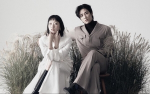 Ahn Bo Hyun Basah Kuyup Gendong Kim Go Eun, Tim 'Yumi's Cells' Bocorkan Chemistry Tak Terduga