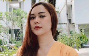  Aura Kasih Isyaratkan Sudah Kapok Dengan Bule, Kini Minat Pria Duda Lokal Jadi Pasangan Hidup?