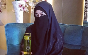 Umi Pipik Dikira Bakar Dupa Saat Pengajian, Reaksinya Tak Terduga
