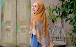 Dewi Sandra Bahas Hal Tersulit, Singgung Konsistensi dan Kejujuran
