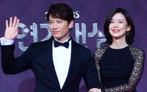 Jisung Unggah Foto Rayakan Ultah Pernikahan Dengan Lee Bo Young, So Sweet Abis