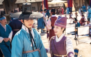 'Red Sky' Rilis Momen Ahn Hyo Seop dan Kim Yoo Jung Habiskan Malam Romantis Berdua