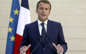 Reaksi Presiden Prancis Emmanuel Macron Usai Dilempari Telur Oleh Pria Tak Dikenal