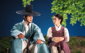 Kim Yoo Jung Salah Tingkah Karena Perlakuan Ahn Hyo Seop di 'Red Sky' Bikin Pemirsa Gemas