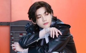 V BTS Posting Selfie di Twitter Perdana Sejak Dua Tahun, Akui Lupa Punya Foto Ini