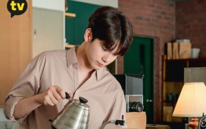 Ong Sung Woo Jadi Barista Tampan di 'Shall We Have a Cup of Coffee?', Fans Auto Terpikat