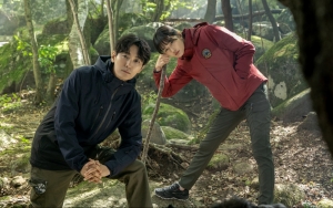 Jun Ji Hyun dan Joo Ji Hoon Pancarkan Aura Berbeda, Poster 'Jirisan' Simpan Petunjuk Penting