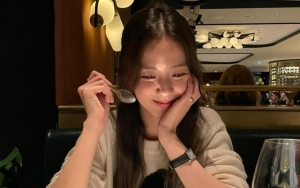 Jisoo BLACKPINK Makan Malam Mewah di Kapal Bareng Orang Penting, Siapa?