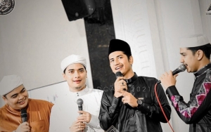 Dikira Akur, Zikri Daulay Diduga Sentil Alvin Faiz Lewat Slogan Sandal 'Jangan Makan Teman'?