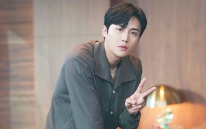 Awas Bikin Baper, Kim Seon Ho Beri Jawaban 'Serius' ke Fans yang Ajak Menikah