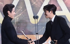 TMA 2021: Bersahabat Baik, Interaksi V BTS dan Park Hyungsik di Atas Panggung Jadi Sorotan