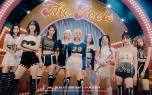 Outfit TWICE di Acara TV Amerika Tuai Sorotan, Kemben Nayeon Bikin Khawatir