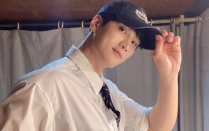 Unggahan Ahn Bo Hyun Tiduran Santai Disorot Usai Beradegan Ranjang di 'Yumi's Cells' Tayang