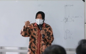 Mensos Risma Kerap Marah-Marah di Publik, Politisi PDIP: Berani Tampil Beda
