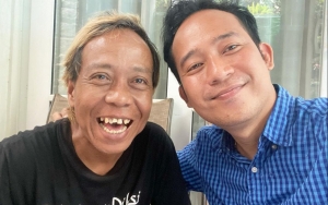 Tak Dibuat-buat, Tata Bahasa Asisten Denny Cagur Saat Diundang di TV Bikin Ngakak
