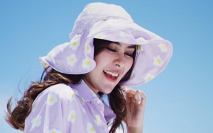Syahnaz Sadiqah Kena Sindir Usai Pamer Foto Seksi Kenakan Swimsuit di Pantai