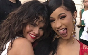 Cardi B Histeris Dapat Kado Unik Dari Selena Gomez Usai Melahirkan Anak Kedua