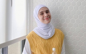 Facebook Sempat Down, Nycta Gina Iseng Malah Nemu Foto Saat Minta Jodoh