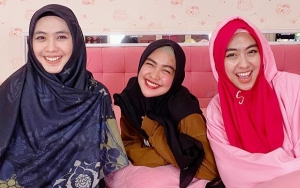 Bikin Terpana Bak 3 Bidadari Bareng Kakak-Kakak Cantik, Model Hijab Ria Ricis Justru Disayangkan