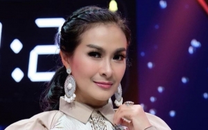Iis Dahlia Kena Cibir Saat Pakai Gelang Mewah Rp 100 Juta, Dibandingkan dengan Nagita Slavina